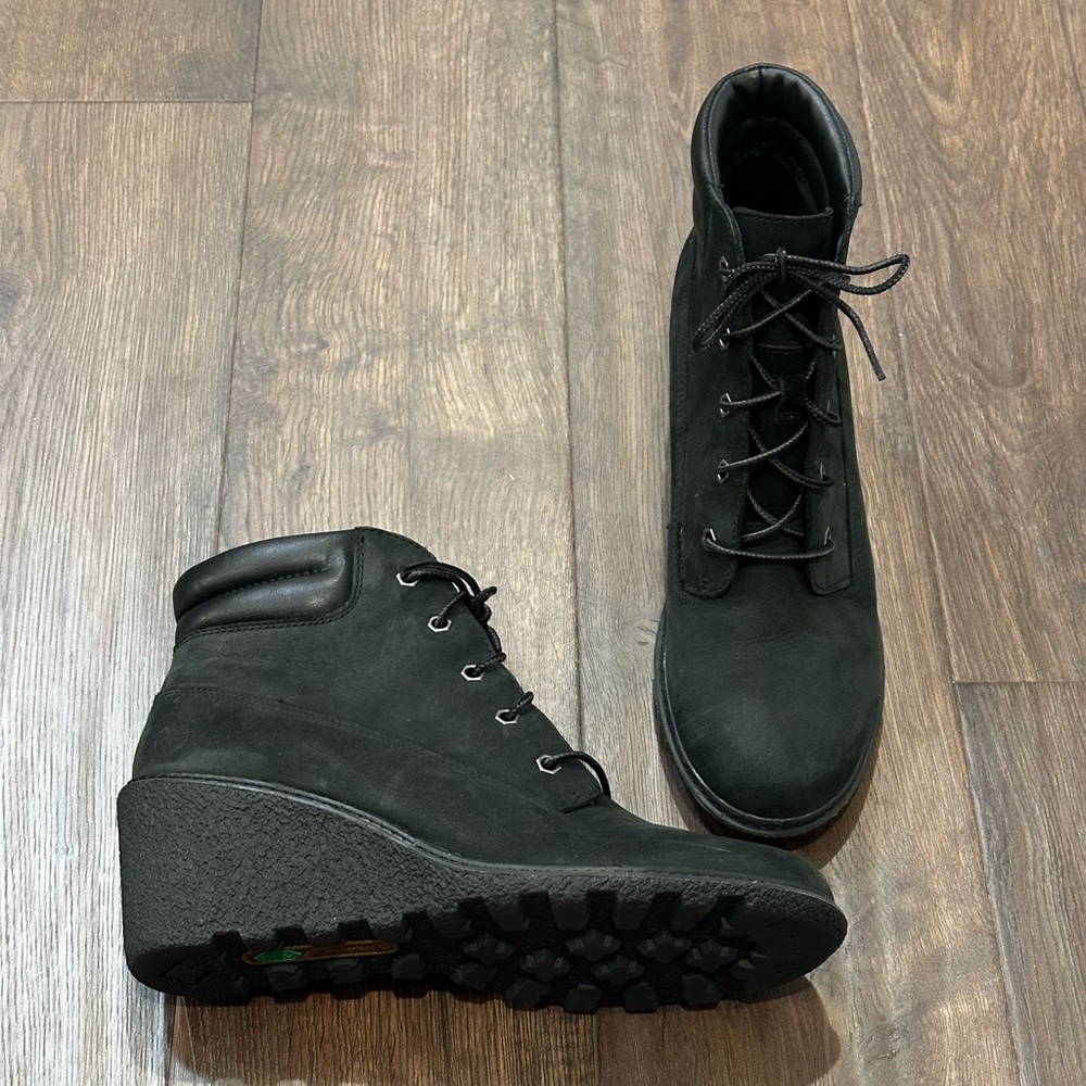 Timberland Women’s Black Wedge Ankle Boots